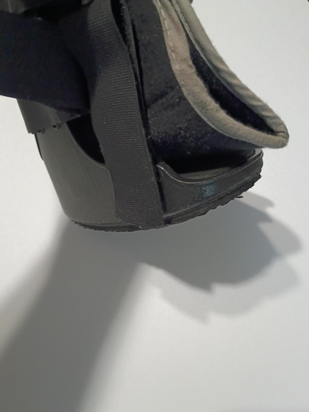 MARS WELLNESS Pediatric Walking Boot Kids Ankle Brace Medium 2.5-3 Years Used