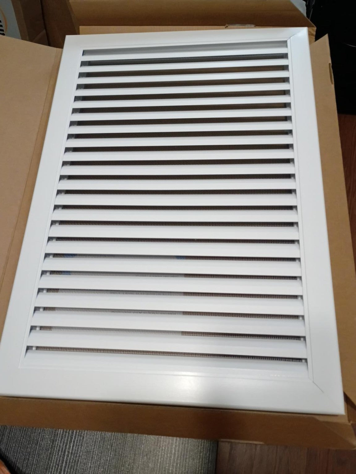 Zepoty 14x20 Aluminum Gable Attic Vent White with Metal Screen New